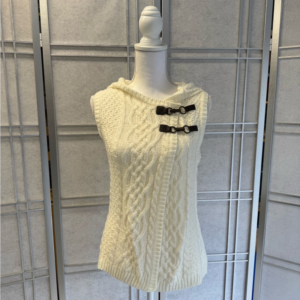 Elegant Cream Cable Knit Sweater by [Brand]